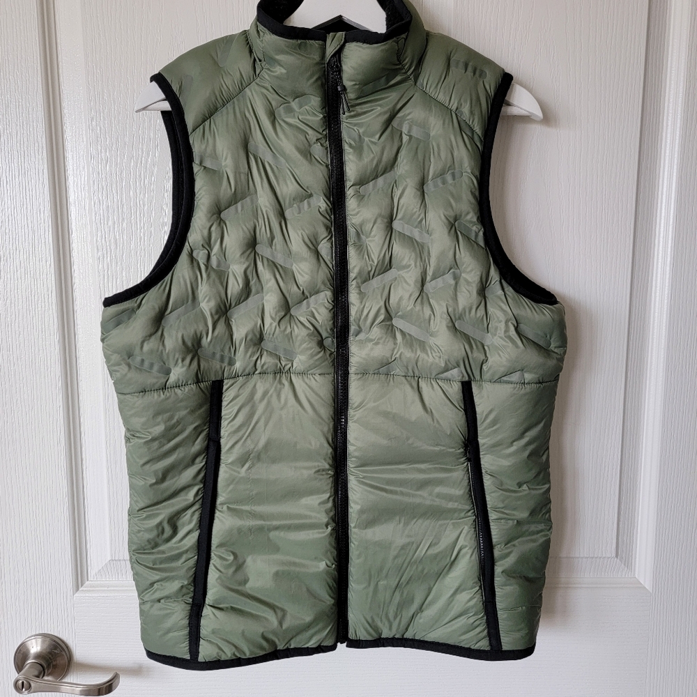 Old Navy Sherpa-lined Puffer Vest